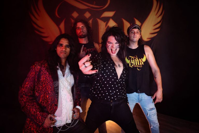 Exclusive Interview with Canadian Glam/Sleaze Rockers Lÿnx